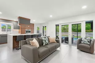 52 Gables Blvd, Weston, FL 33326 - Photo 20