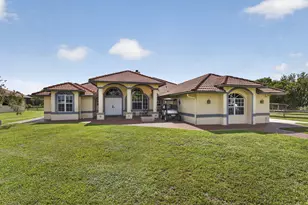 2564 Deer Run Trail, Loxahatchee, FL 33470 - Photo 2