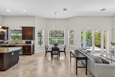 9898 Coronado Lake Drive, Boynton Beach, FL 33437 - Photo 10