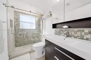 1881 Washington Ave, Miami Beach, FL 33139 - Photo 16