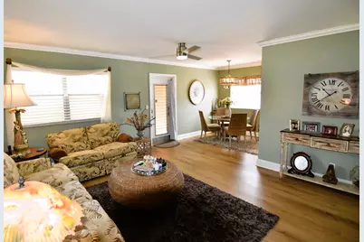 237 Saxony E, Delray Beach, FL 33446 - Photo 4