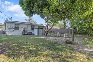 1646 NE 150th St, Miami, FL 33181 - Photo 24