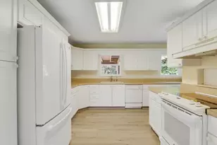 [Address not provided], West Palm Beach, FL 33411 - Photo 28