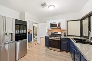 8370 NW 26th Pl, Sunrise, FL 33322 - Photo 8