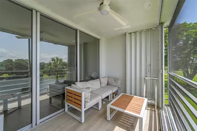 555 Oaks Lane #311, Pompano Beach, FL 33069 - Photo 12