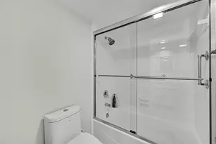 555 Oaks Ln, Pompano Beach, FL 33069 - Photo 6