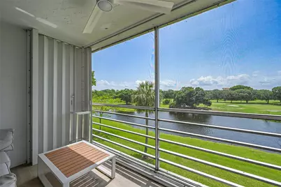 555 Oaks Lane #311, Pompano Beach, FL 33069 - Photo 10