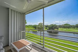 555 Oaks Ln, Pompano Beach, FL 33069 - Photo 10