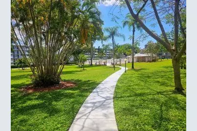 4650 Washington Street #504, Hollywood, FL 33021 - Photo 2