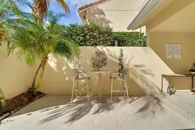 204 Old Meadow Way, Palm Beach Gardens, FL 33418 - Photo 6