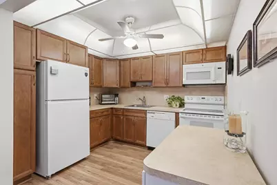 108 Greenbrier C, West Palm Beach, FL 33417 - Photo 2