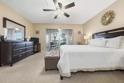 108 Greenbrier C, West Palm Beach, FL 33417 - Photo 8
