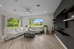 1215 Creekside Dr, Wellington, FL 33414 - Photo 14