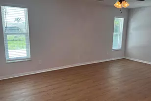 450 SW Eyerly Ave, Port Saint Lucie, FL 34983 - Photo 12