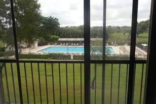 7286 Huntington Ln, Delray Beach, FL 33446 - Photo 2