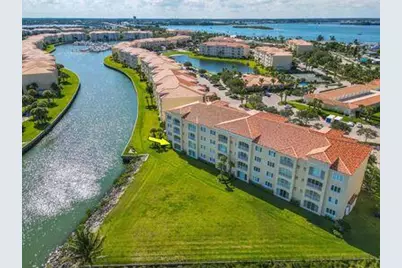 4 Harbour Isle Drive E #106, Fort Pierce, FL 34949 - Photo 2