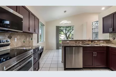 8754 NW 75th Place, Tamarac, FL 33321 - Photo 26