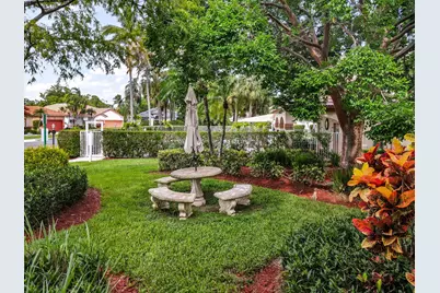 8754 NW 75th Place, Tamarac, FL 33321 - Photo 32