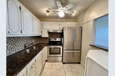 94 Windsor E, West Palm Beach, FL 33417 - Photo 1