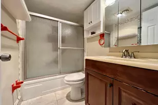 94 Windsor E, West Palm Beach, FL 33417 - Photo 4