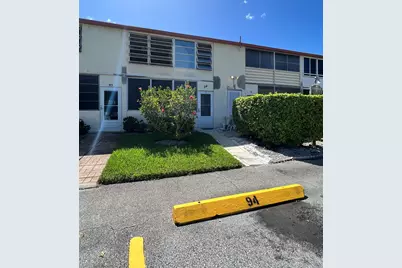 94 Windsor E, West Palm Beach, FL 33417 - Photo 8