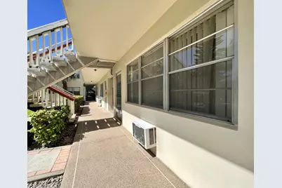 94 Windsor E, West Palm Beach, FL 33417 - Photo 10