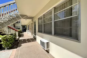 94 Windsor E, West Palm Beach, FL 33417 - Photo 10
