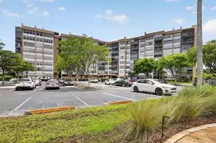 1100 St Charles Pl, Pembroke Pines, FL 33026 - Photo 26