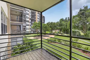 1100 St Charles Pl, Pembroke Pines, FL 33026 - Photo 22