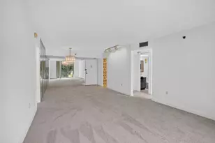 1100 St Charles Pl, Pembroke Pines, FL 33026 - Photo 10