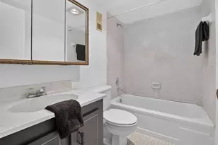 1100 St Charles Pl, Pembroke Pines, FL 33026 - Photo 20