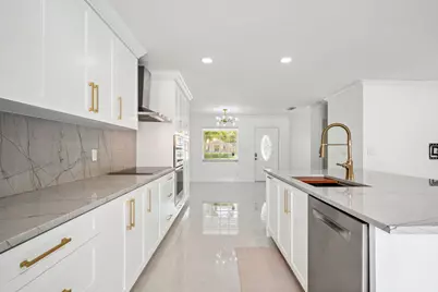 3460 Commodore Court, West Palm Beach, FL 33411 - Photo 10