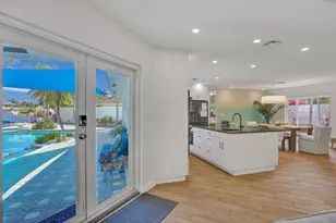 201 SE 11th St, Pompano Beach, FL 33060 - Photo 14