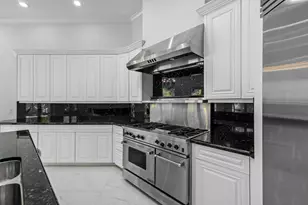 201 NE 4th St, Boca Raton, FL 33432 - Photo 14