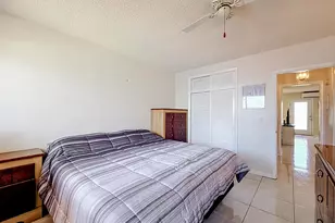 1050 SW 11th St, Hallandale Beach, FL 33009 - Photo 12