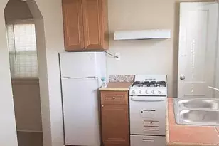 2490 NW 91st St, Miami, FL 33147 - Photo 6