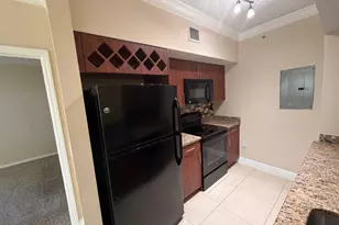 11601 SW 2nd St, Pembroke Pines, FL 33025 - Photo 8