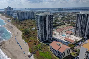 4000 N Ocean Dr, Singer Island, FL 33404 - Photo 58