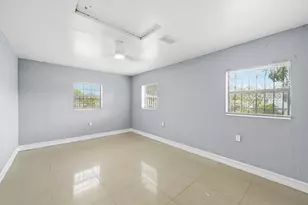 740 E Evanston Circle E, Fort Lauderdale, FL 33312 - Photo 30