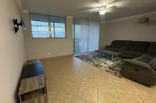 3300 W Rolling Hills Cir, Davie, FL 33328 - Photo 2