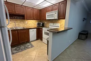 3300 W Rolling Hills Cir, Davie, FL 33328 - Photo 4