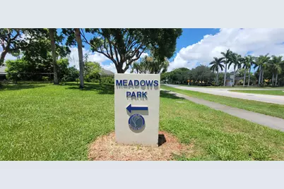 1523 Meadows Circle W, Boynton Beach, FL 33436 - Photo 18