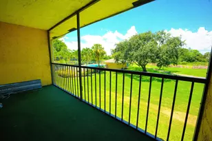 1523 Meadows Cir W, Boynton Beach, FL 33436 - Photo 12