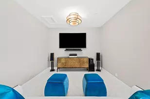 1050 Seminole Dr, Fort Lauderdale, FL 33304 - Photo 20