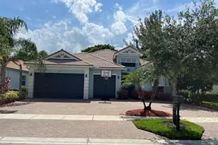 127 Palm Beach Plantation Blvd, West Palm Beach, FL 33411 - Photo 2