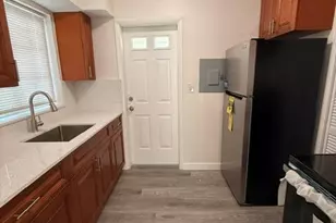 2802 SW 36th Ave, Miami, FL 33133 - Photo 10