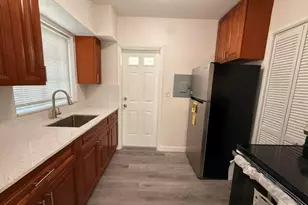 2802 SW 36th Ave, Miami, FL 33133 - Photo 2
