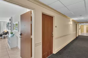 3901 S Ocean Dr, Hollywood, FL 33019 - Photo 6
