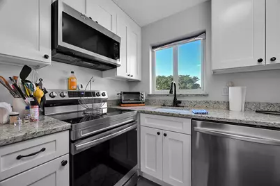 203 Lake Carol Drive, West Palm Beach, FL 33411 - Photo 12