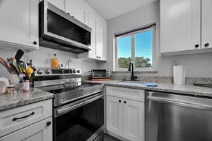203 Lake Carol Dr, West Palm Beach, FL 33411 - Photo 12